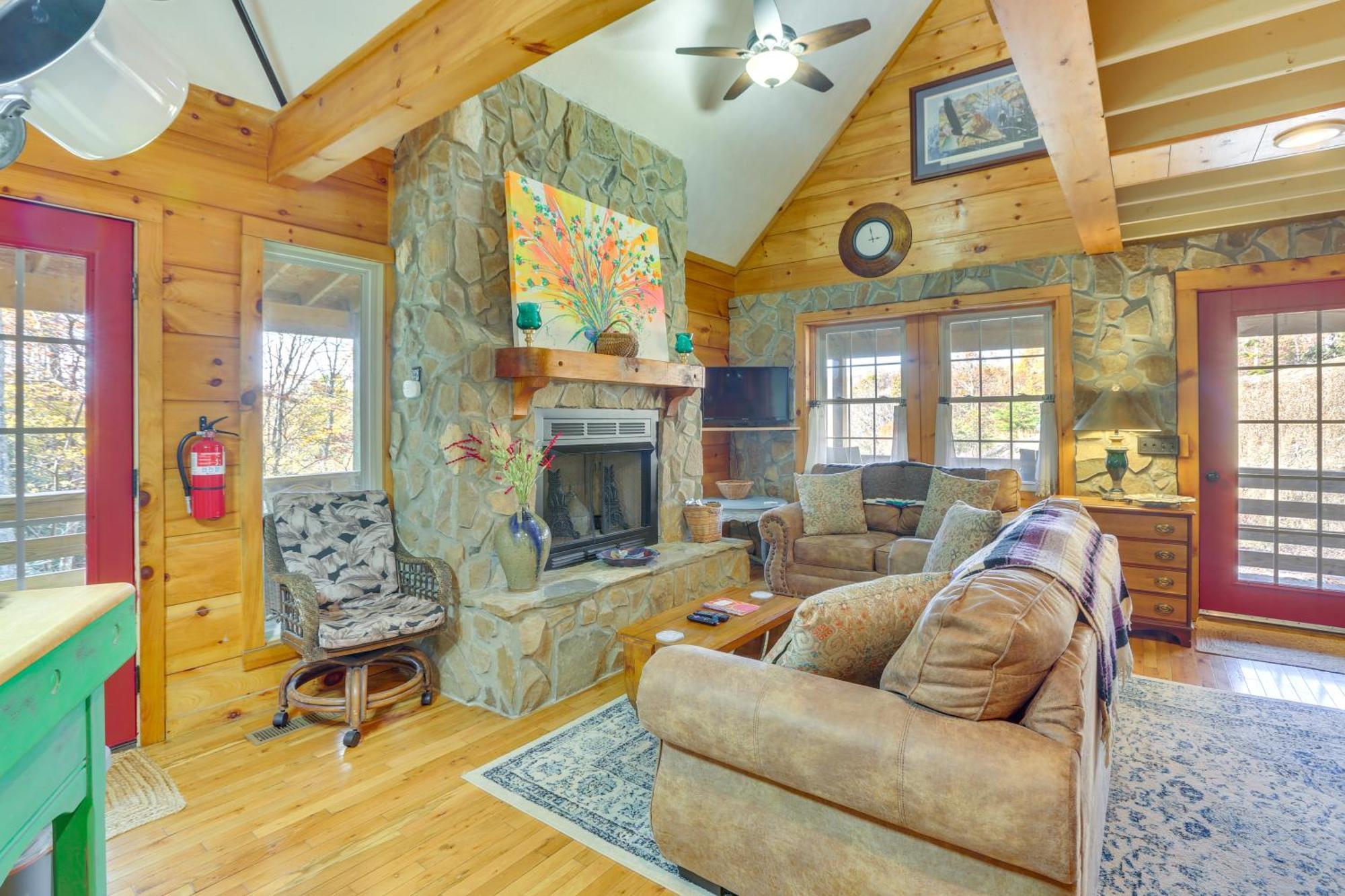 Charming Fancy Gap Cabin With Deck And Gas Grill! 외부 사진